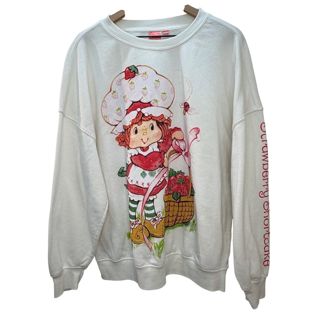 Strawberry Shortcake Graphic Sweatshirt White Long Sleeve Crewneck Women's